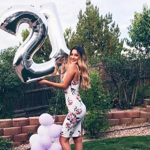 Meet your Posher, Zalina